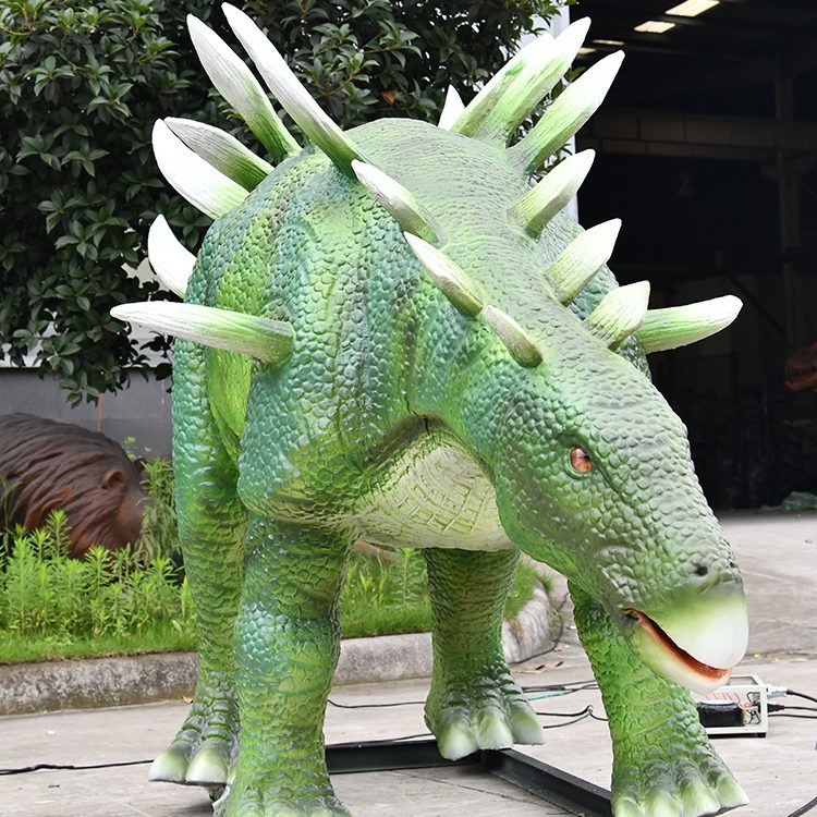 animatronic stegosaurus